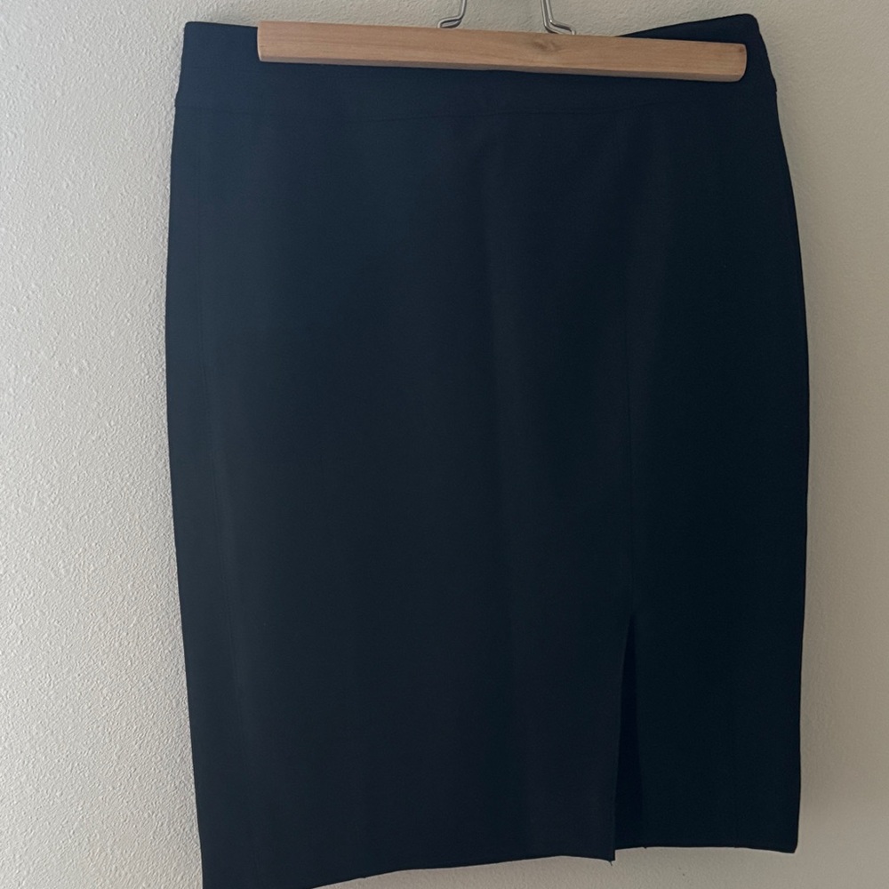 White House Black Market Classic Elegant Black Women's‎ pencil Skirt Sz 4
